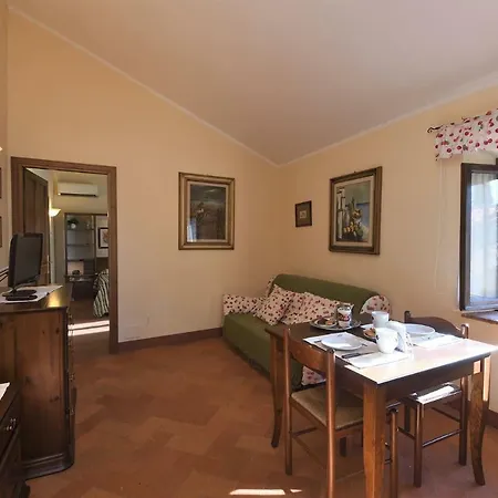 Castellare In Chianti شقة
